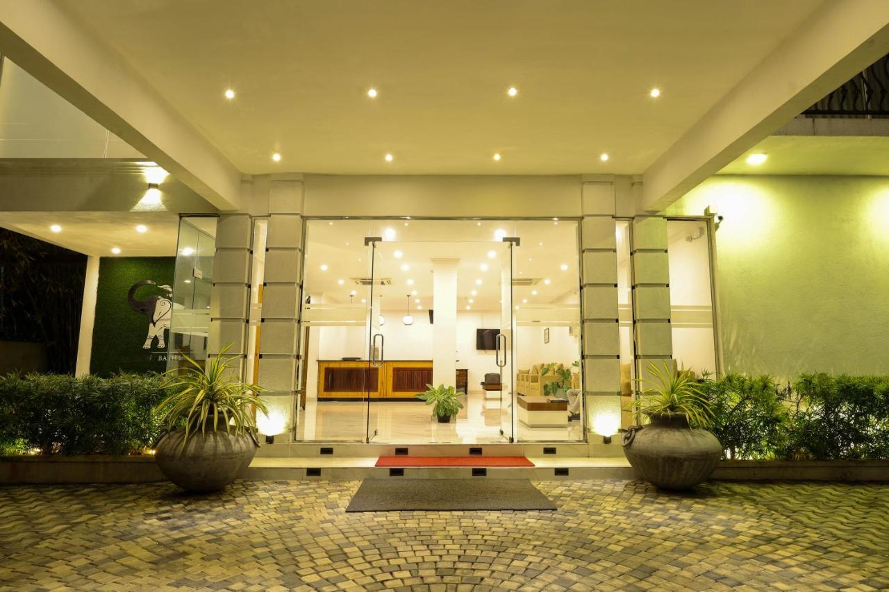 Hotel Ganthera קנדי מראה חיצוני תמונה