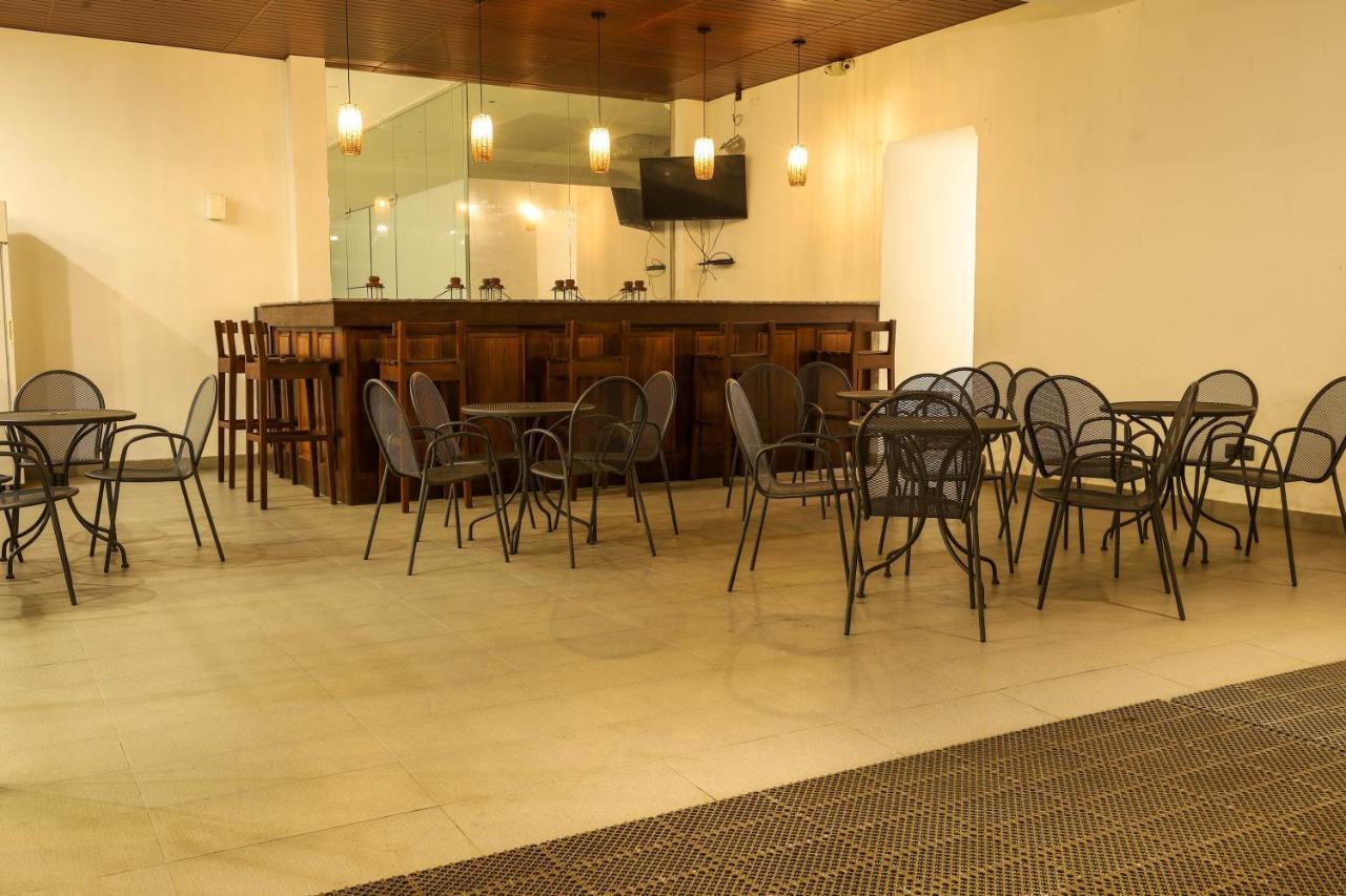 Hotel Ganthera קנדי מראה חיצוני תמונה