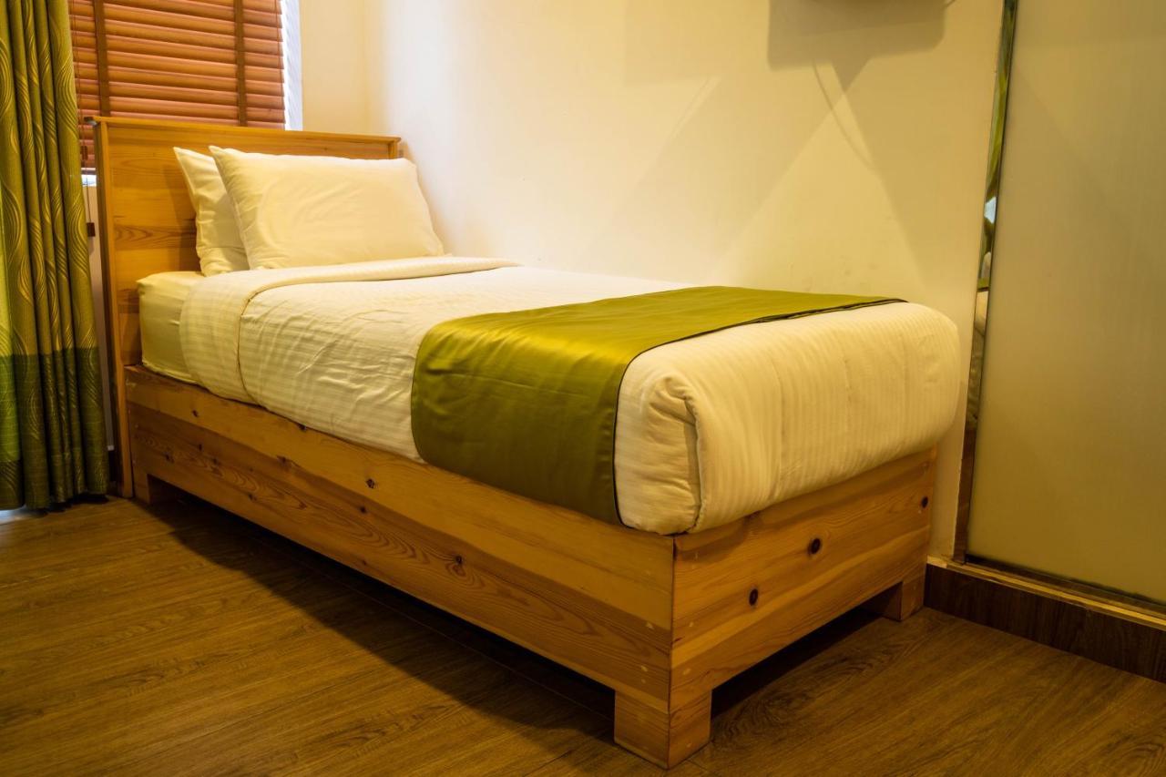 Hotel Ganthera קנדי מראה חיצוני תמונה