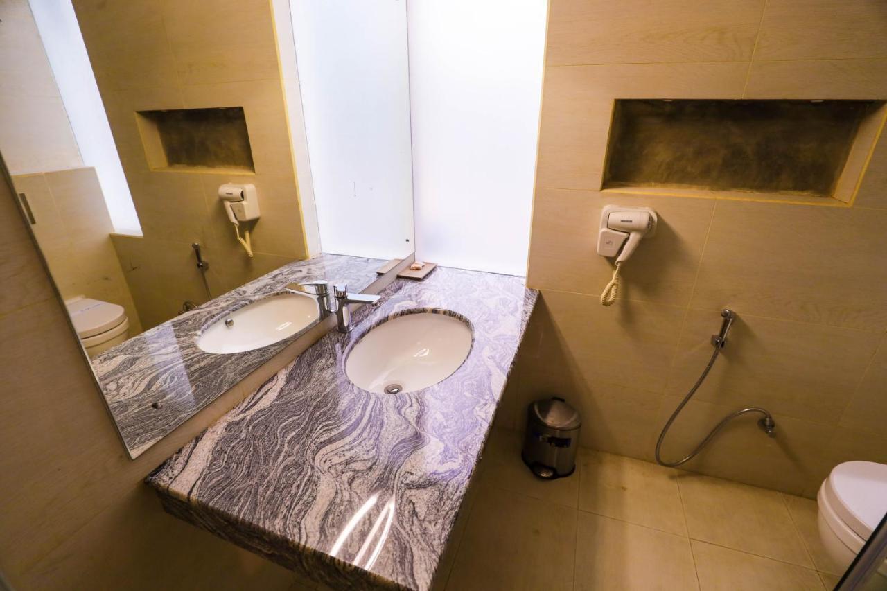 Hotel Ganthera קנדי מראה חיצוני תמונה