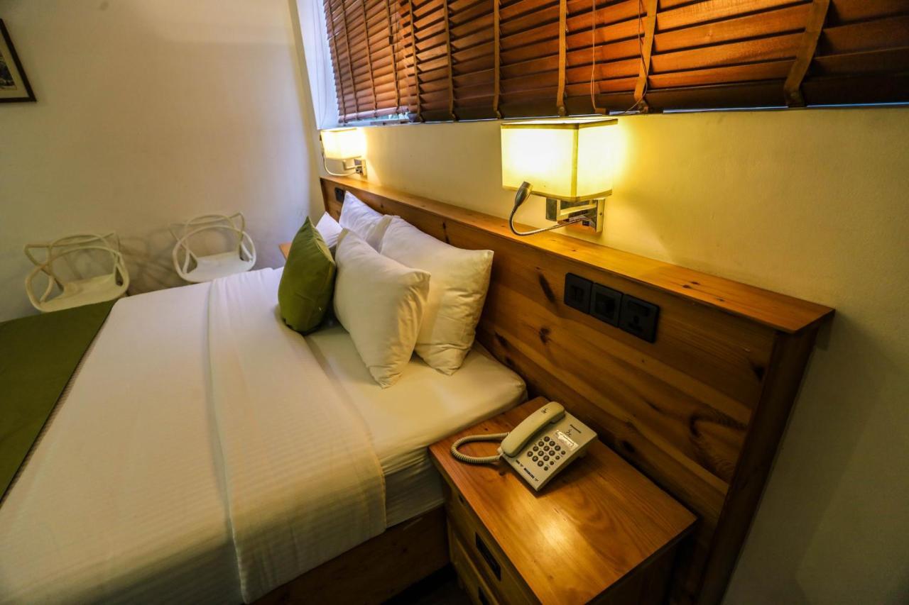 Hotel Ganthera קנדי מראה חיצוני תמונה